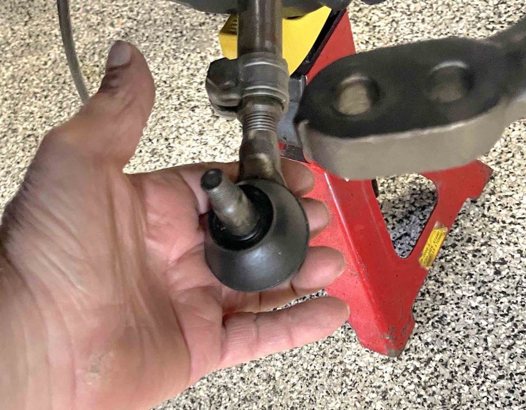 Tie rod end on 1971 Corvette