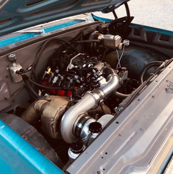 Turbocharged GM LS LQ4 engine in 1975 GMC dually pickup