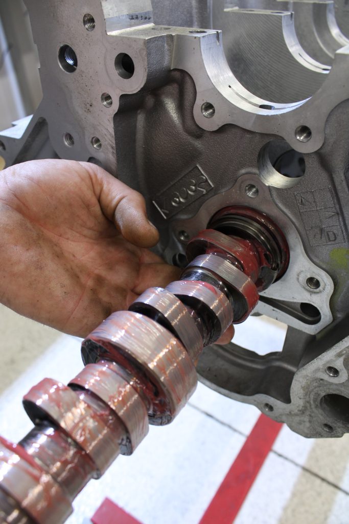 Installing Summit Racing Pro LS camshaft in GM LS1 engine