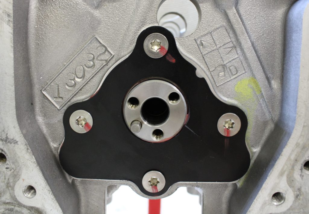 Cam retainer plate on GM LS1 engine