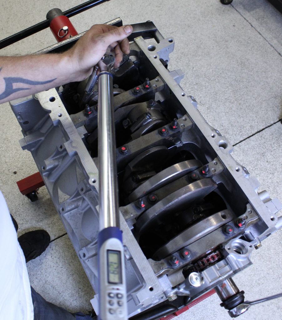 Torquing connecting rod bolts on GM LS1 engine