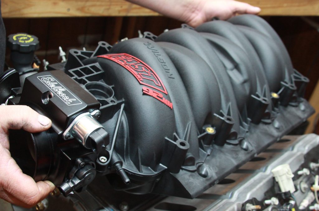 FAST LSX intake manifold and Edelbrock Victor throttle body for GM LS