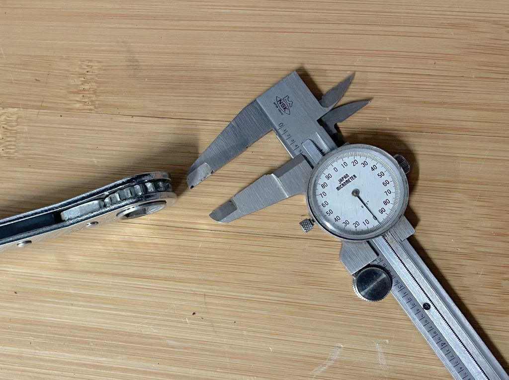 Measuring thickness of ratcheting box end wrench