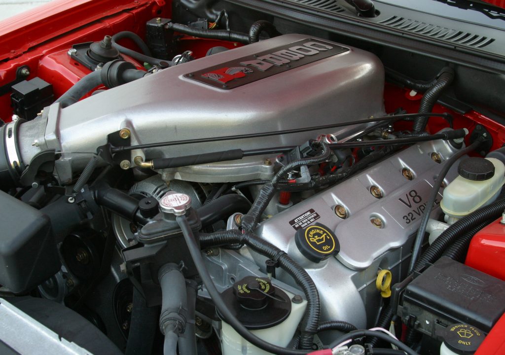 2000 Mustang Cobra R 5.4L engine