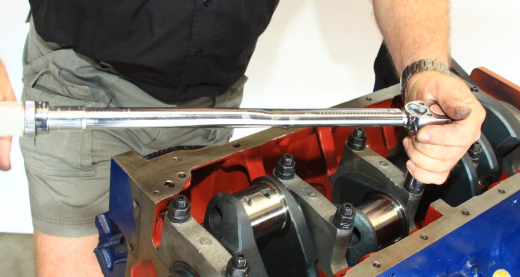 Torquing ARP main bearing cap studs in 442ci Ford FE engine